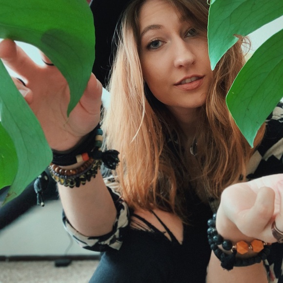 ✖️Behind the Posher ✖️ - Picture 7 of 8